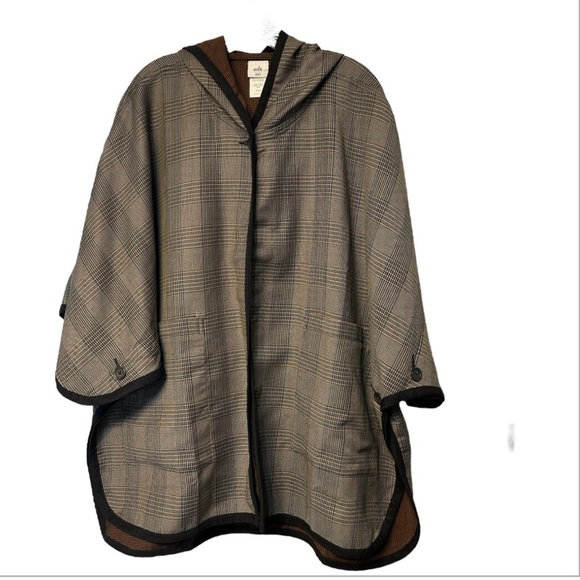NWOT CAbi Baskerville Topper reversible poncho - Picture 5 of 11